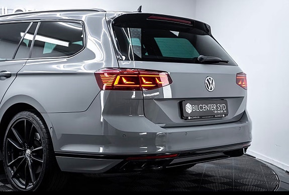 Volkswagen Passat 11 of 16