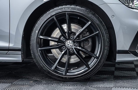 Volkswagen Passat 7 of 16