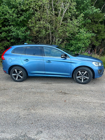 Volvo XC60 2 of 3