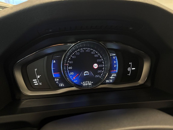 Volvo V60 16 of 25
