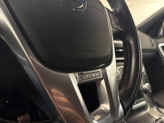 Volvo V60 14 of 25