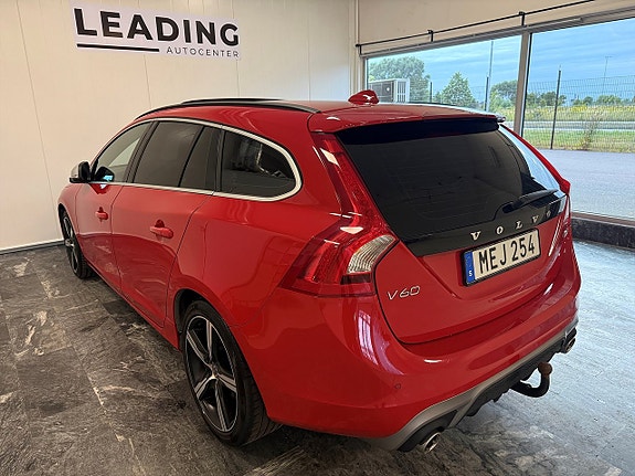 Volvo V60 2 of 25