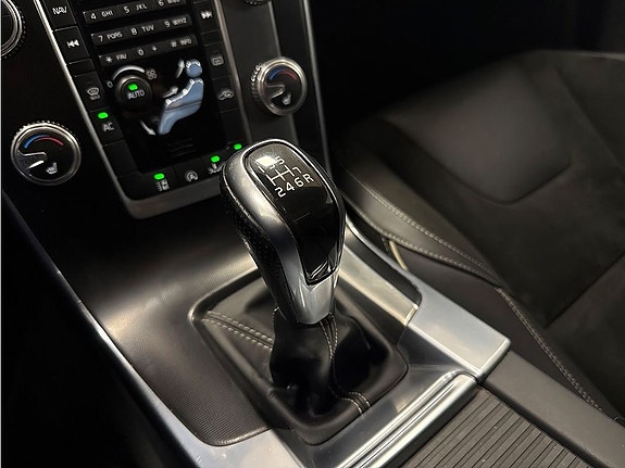 Volvo V60 19 of 25