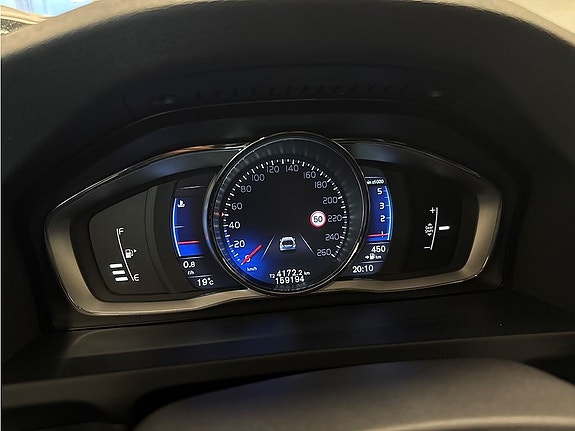 Volvo V60 16 of 25
