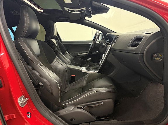 Volvo V60 5 of 25