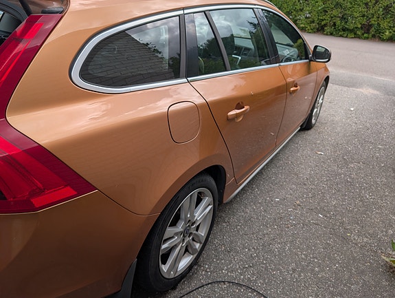 Volvo V60 4 of 5