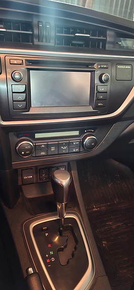 Toyota Auris 7 of 8