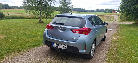 Toyota Auris 3 of 8