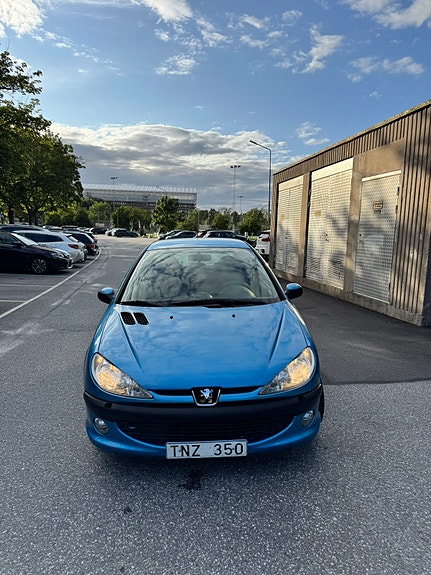 Peugeot 206 2 of 5