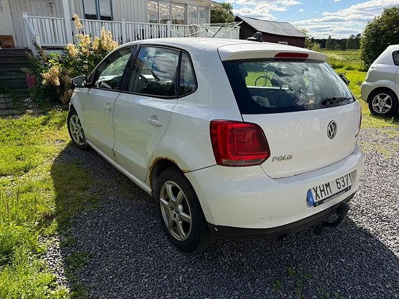 Volkswagen Polo 2 of 5