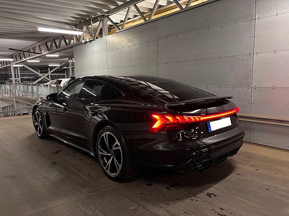 Audi e-tron 6 of 23