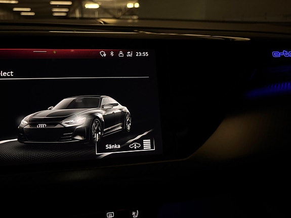 Audi e-tron 14 of 23