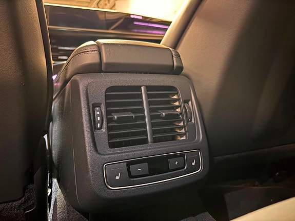 Audi e-tron 18 of 23