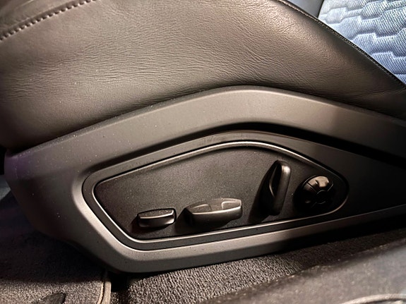 Audi e-tron 22 of 23
