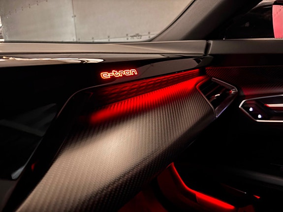 Audi e-tron 19 of 23