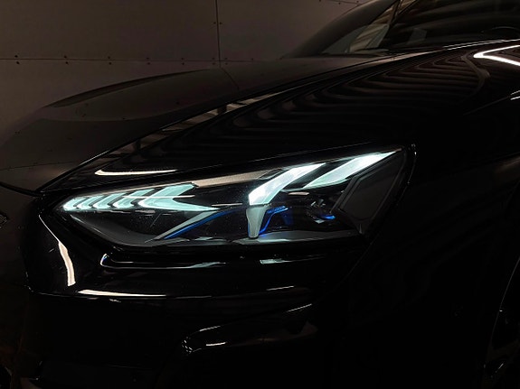 Audi e-tron 7 of 23