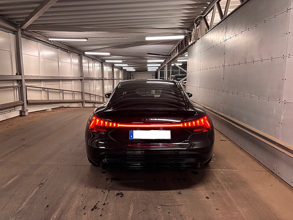Audi e-tron 5 of 5