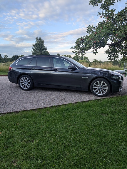 BMW 520d 2 of 5