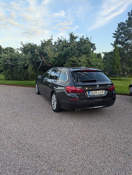 BMW 520d 3 of 5