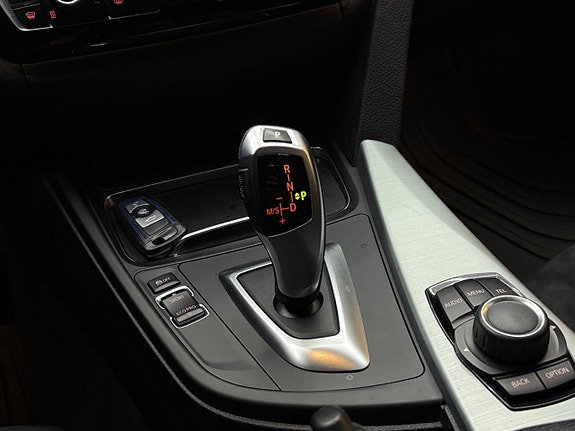 BMW 320d 14 of 21