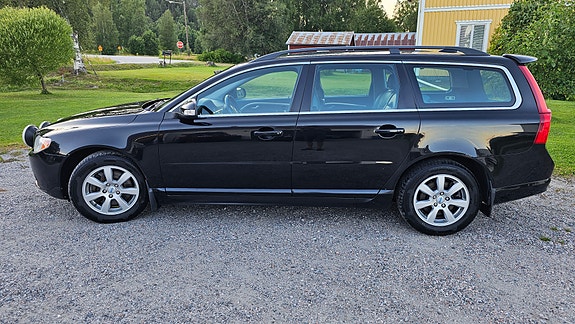 Volvo V70 6 of 16