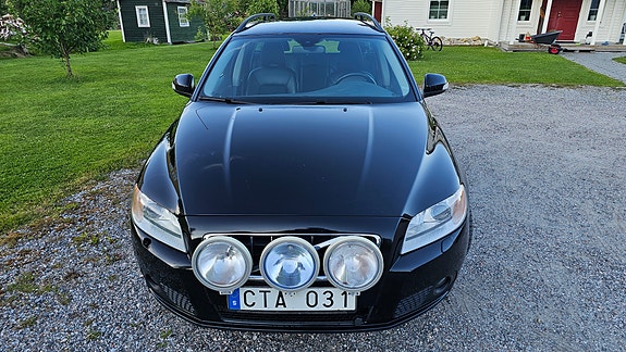 Volvo V70 5 of 16