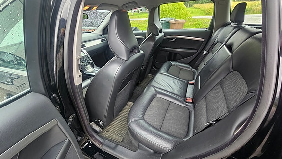 Volvo V70 9 of 16