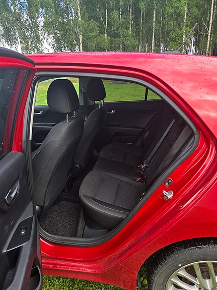 Kia Rio 4 of 5