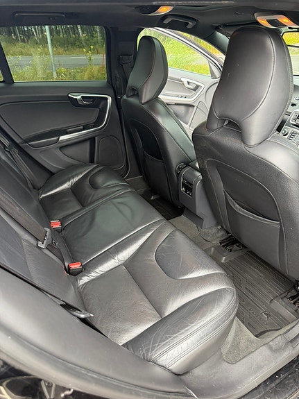 Volvo V60 10 of 12