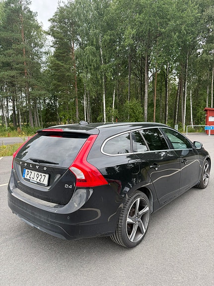 Volvo V60 3 of 5