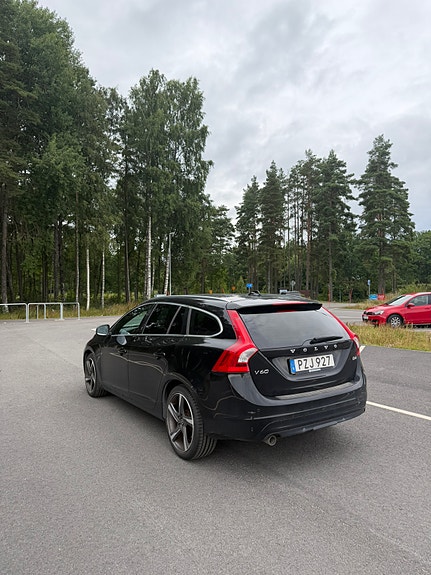 Volvo V60 4 of 5
