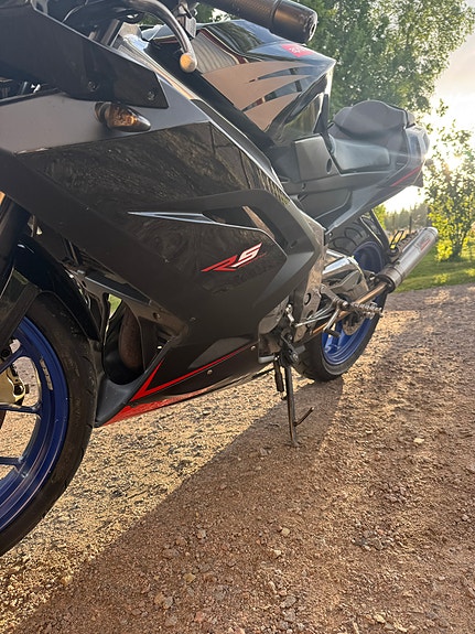 Aprilia RS 125 3 of 5