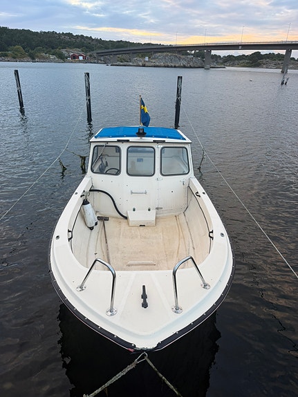 Uttern 560 AR. Yamaha 50 hk 3 of 3