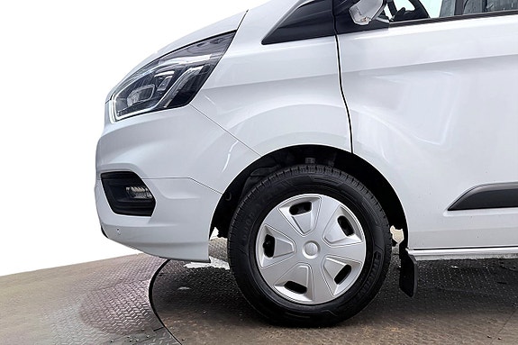 Ford Transit Custom 11 of 26