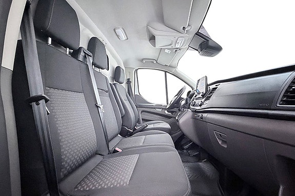 Ford Transit Custom 16 of 26