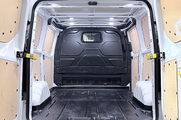 Ford Transit Custom 13 of 26