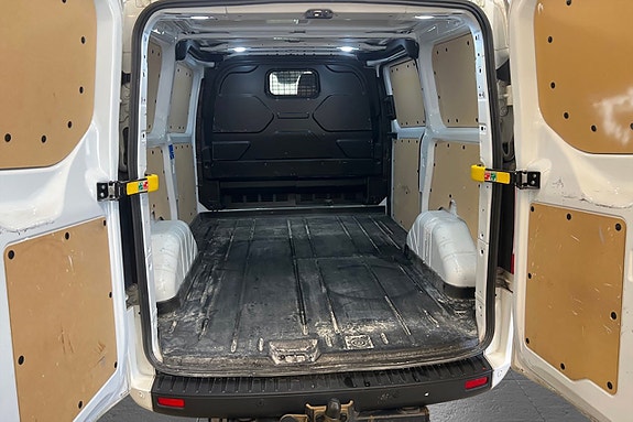 Ford Transit Custom 8 of 11