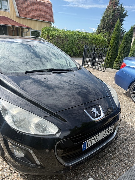 Peugeot 308 SW 4 of 5