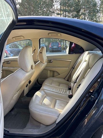 Volvo S80 7 of 7