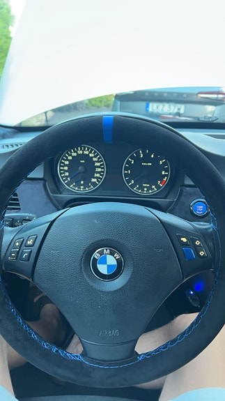 BMW 320i 6 of 7