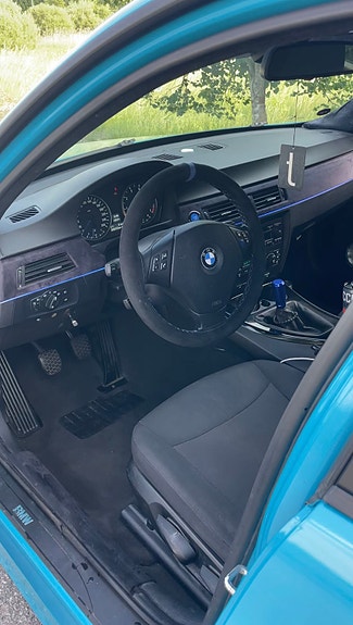 BMW 320i 7 of 7
