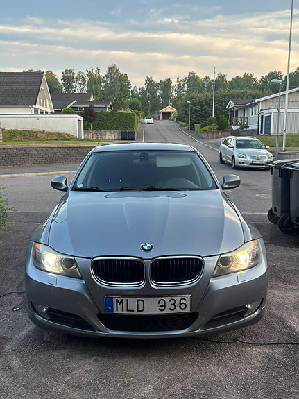 BMW 320d 3 of 13