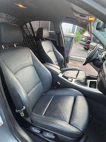 BMW 320d 13 of 13