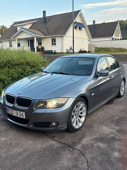BMW 320d 2 of 13