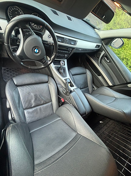 BMW 320d 11 of 13