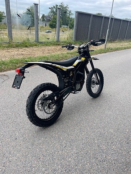 SURRON Ultra bee 3 of 4