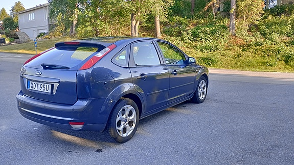 Ford Focus 2 of 5