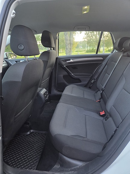 Volkswagen Golf VII 5 of 5