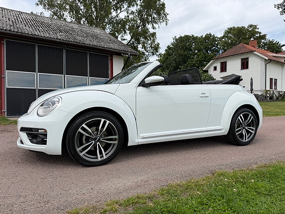 Volkswagen Beetle 3 of 5