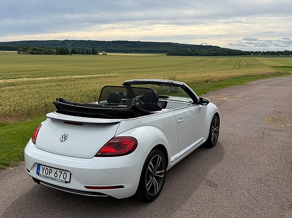 Volkswagen Beetle 4 of 5